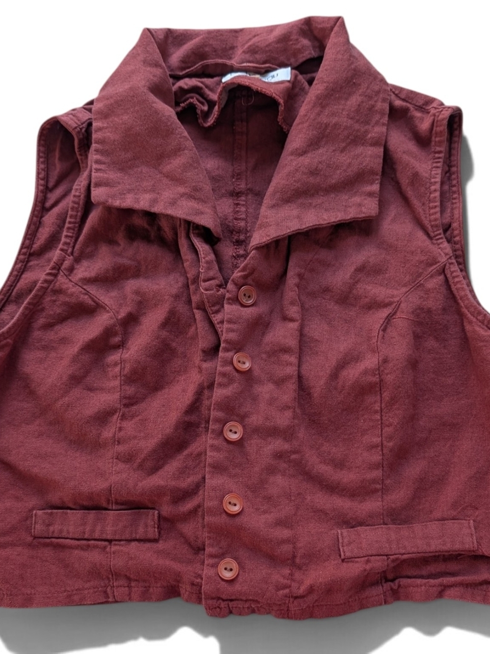 le chateau Women's Sleeveless Button-Down Vest in Burgundy - Picture 1 of 4